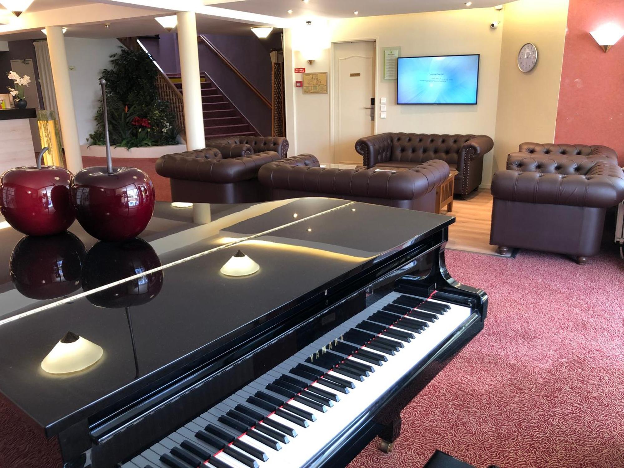 Hotel Altina Pacy-sur-Eure Екстер'єр фото