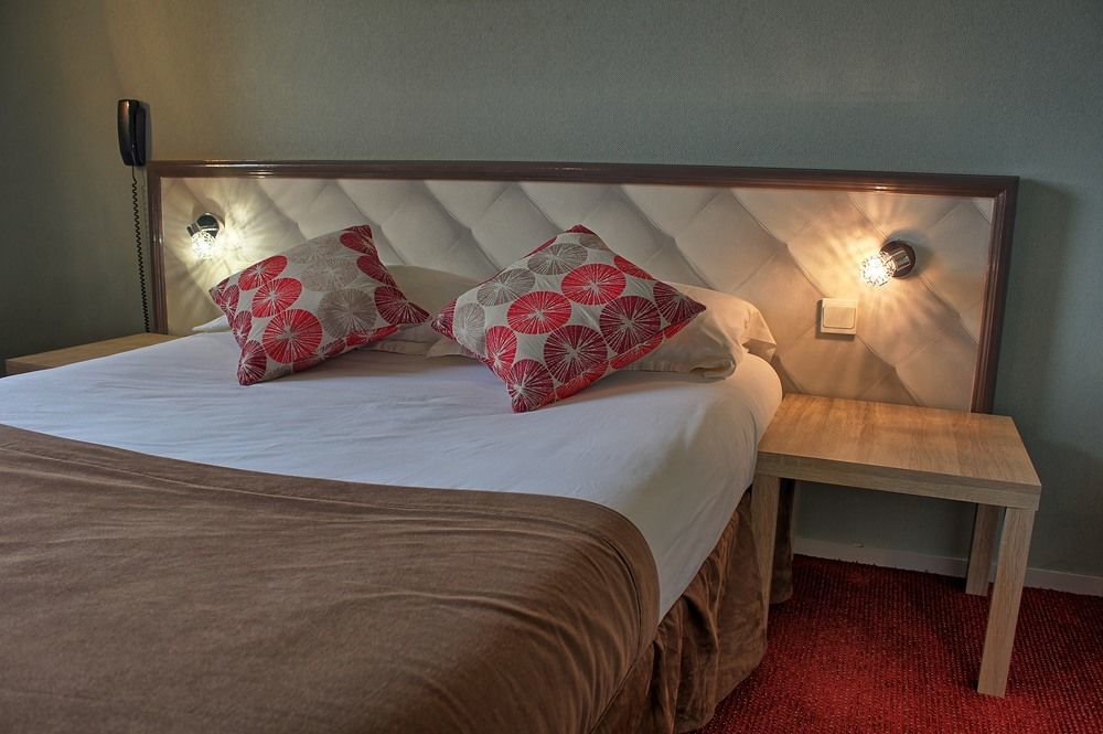 Hotel Altina Pacy-sur-Eure Екстер'єр фото