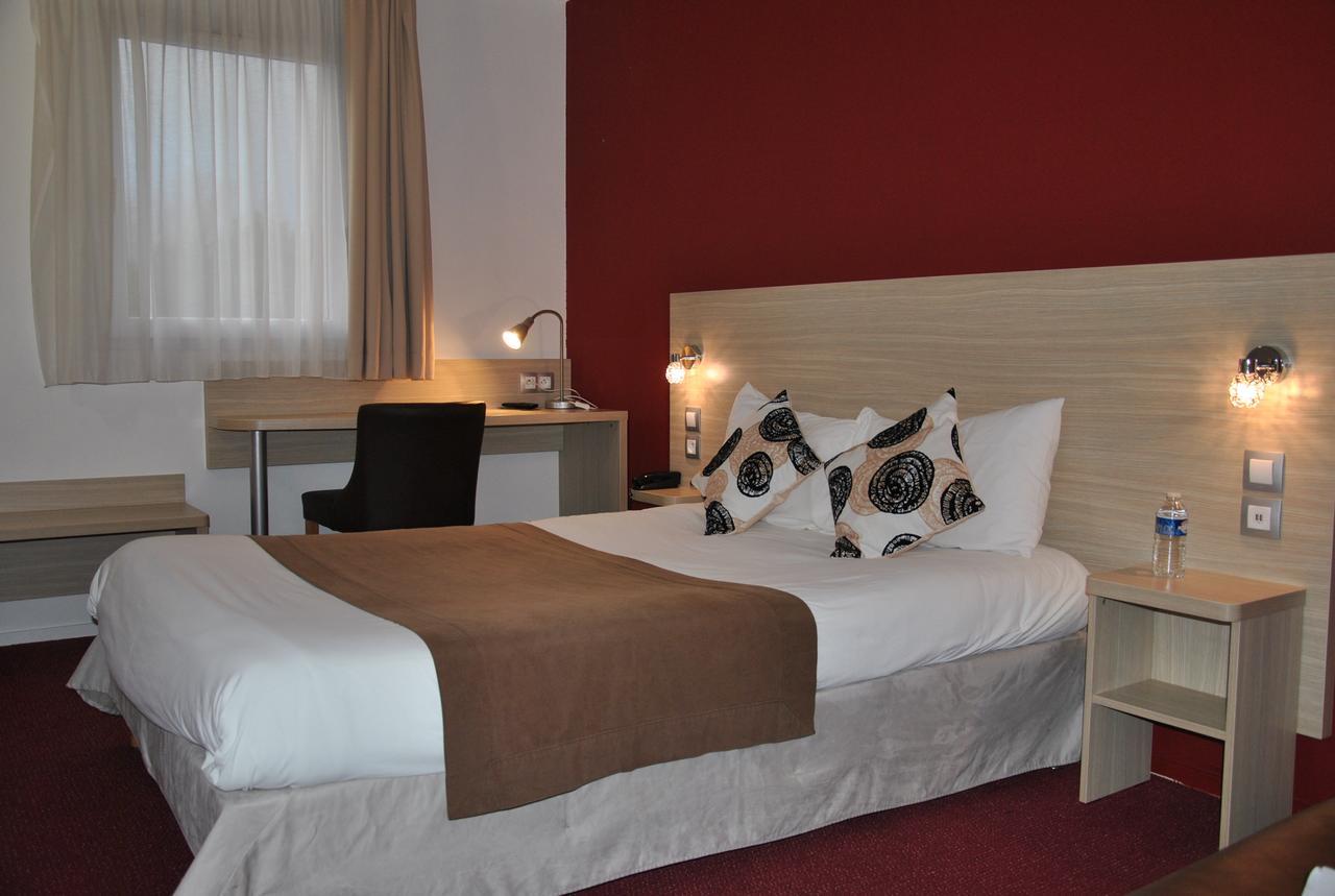 Hotel Altina Pacy-sur-Eure Екстер'єр фото