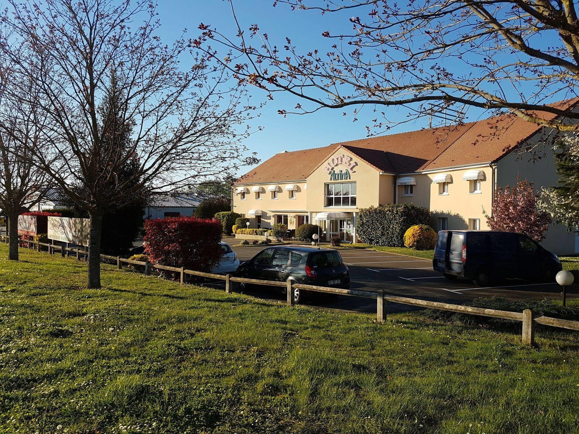 Hotel Altina Pacy-sur-Eure Екстер'єр фото