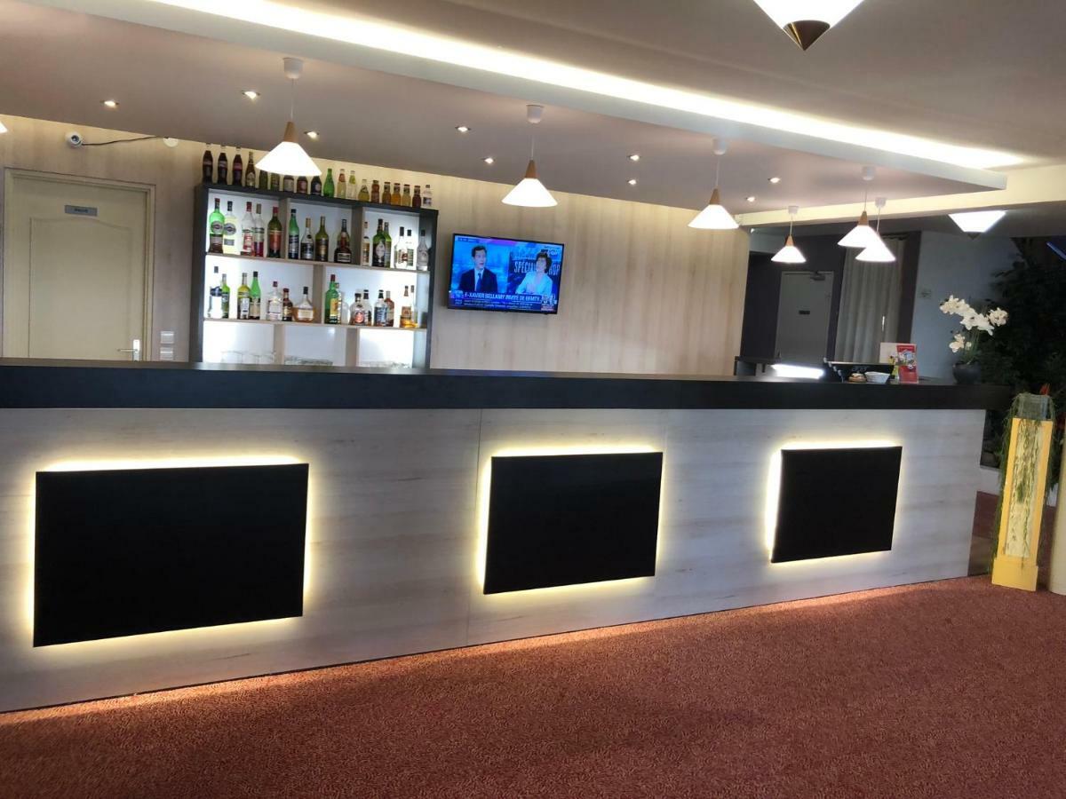 Hotel Altina Pacy-sur-Eure Екстер'єр фото