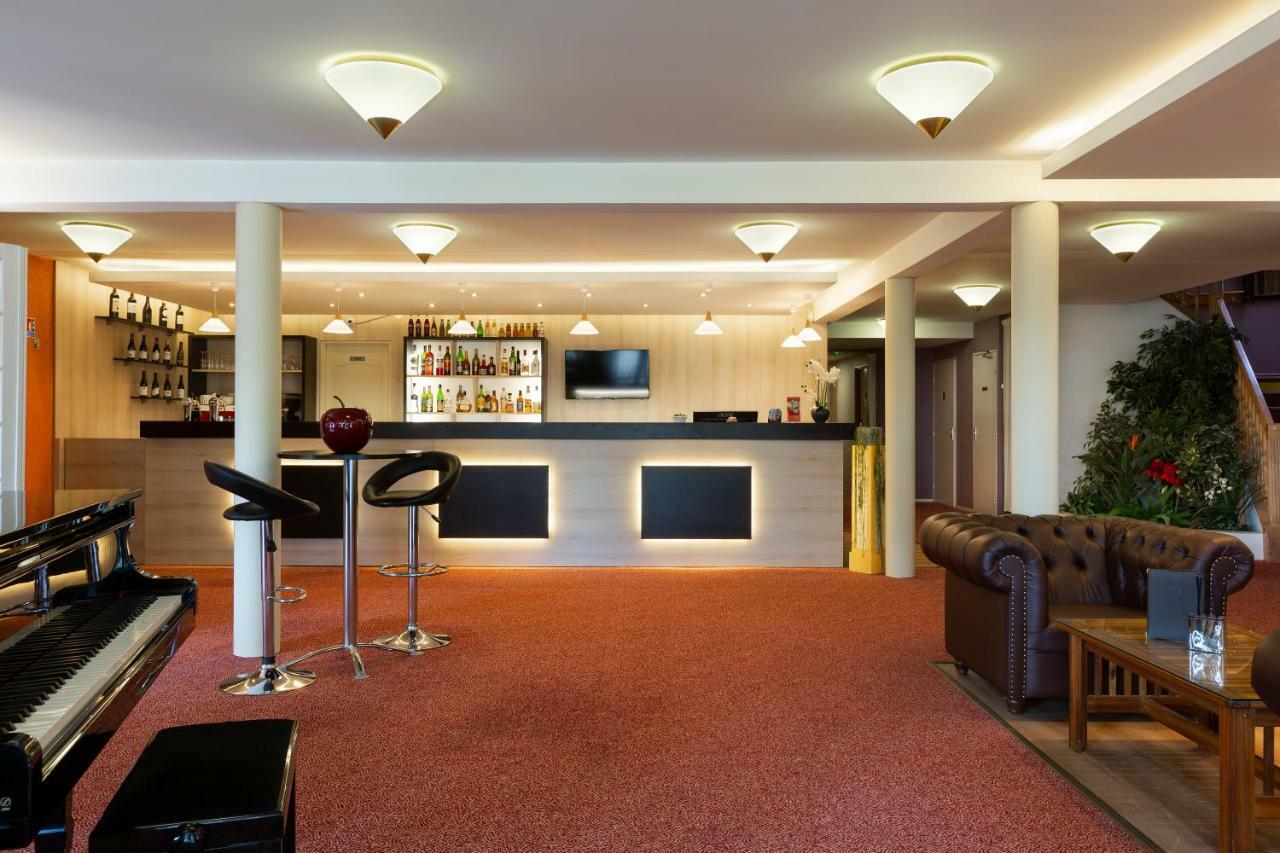 Hotel Altina Pacy-sur-Eure Екстер'єр фото